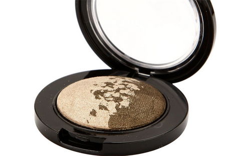 萱姿化妝品與保健食品 視覺營銷策略的店鋪裝修與產品展示